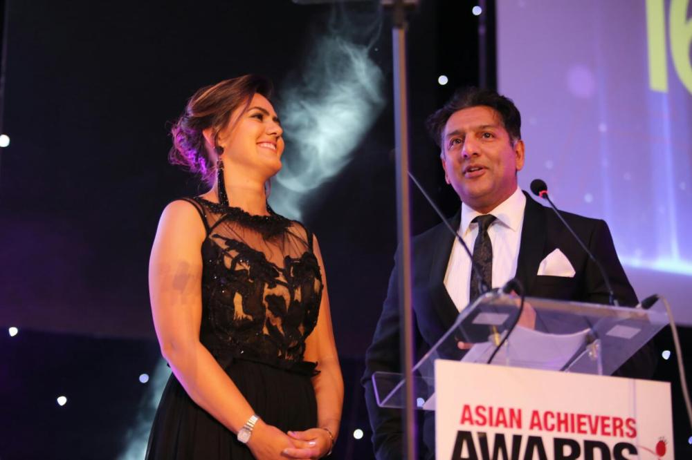 farrah-storr-and-nitin-ganatra-hosts-of-aaa16