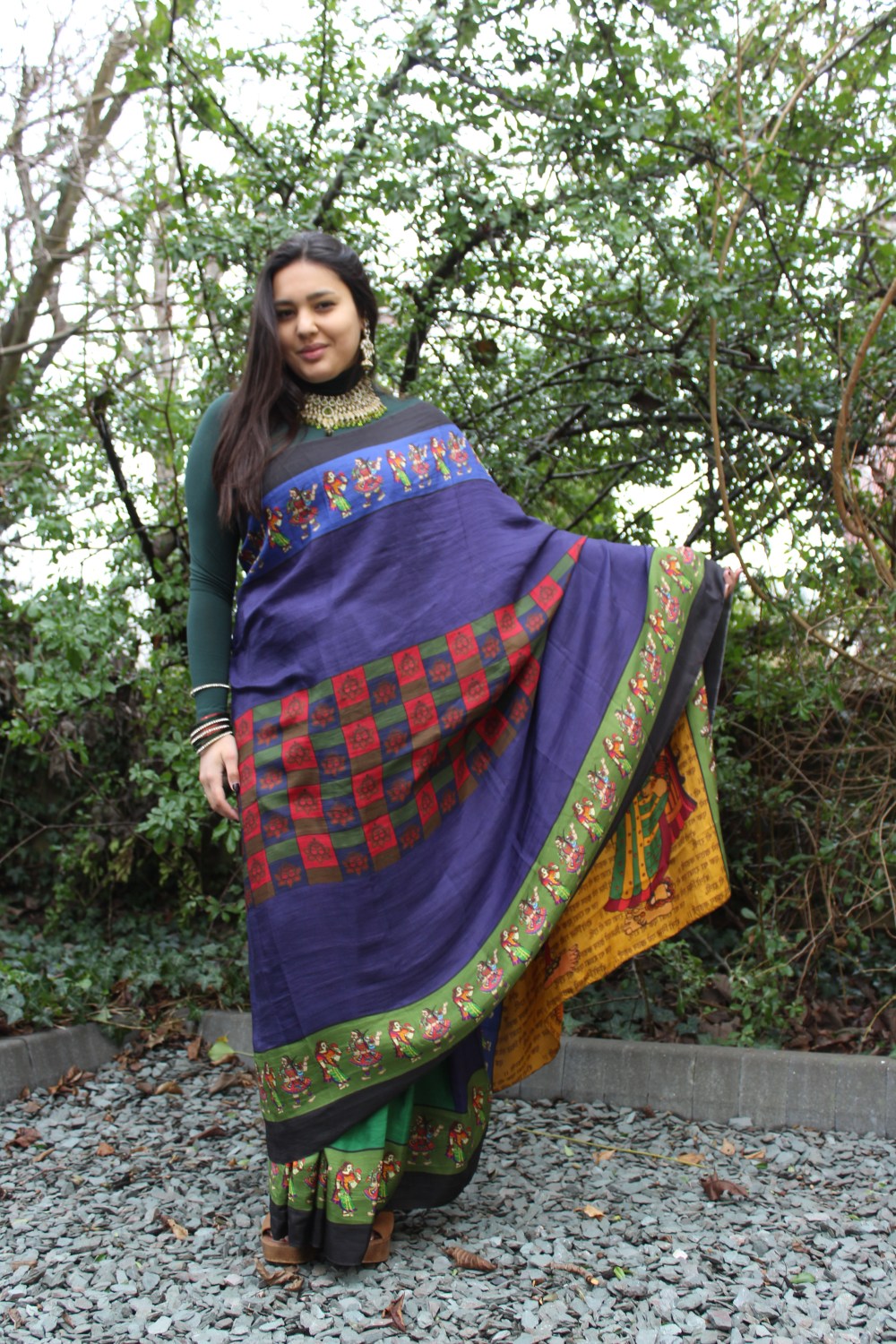 London Ki Ladki (UK IndiaLondon Ki Ladki (UK Indian Fashion Blogger) in Radio Rani Sari from S9 Muses n Fashion Blogger) in Radio Rani Sari from S9 Muses